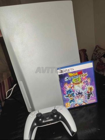 PS5 Fat avec 1 manette dual sense o 4 games