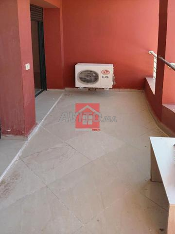 المنزل السكني المحسن مع فناء إلى للإعارة الشهرية