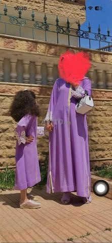 جلابة أم وابنتها