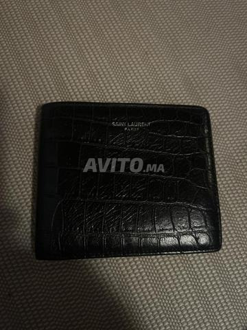 محفظة إيف سان لوران