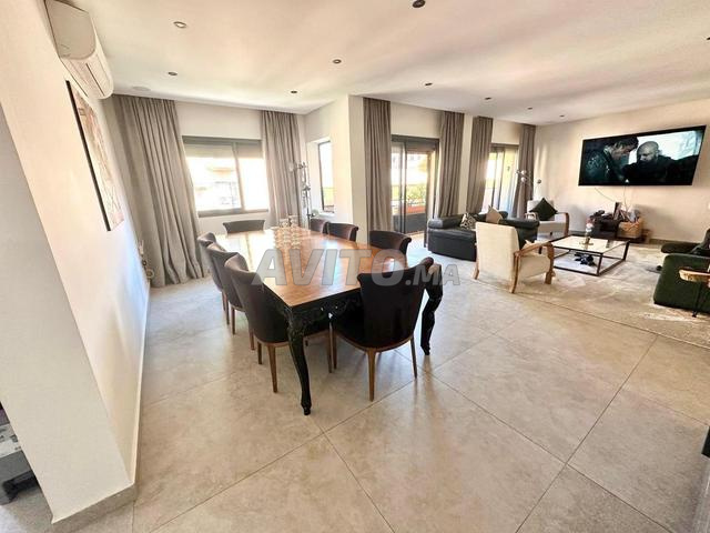 للبيع شقة استثنائية في قلب كليز