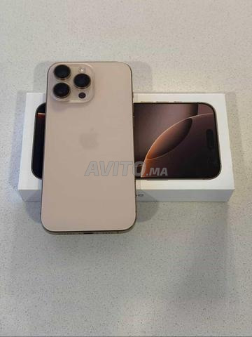 iPhone 16 pro max désert gold