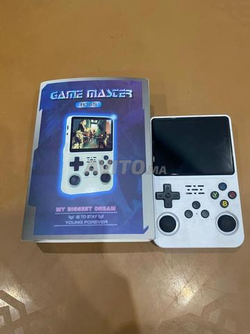 وحدة تحكم ألعاب صغيرة