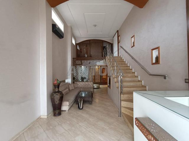 Magasin 205 m² à vendre – Allal Al Fassi