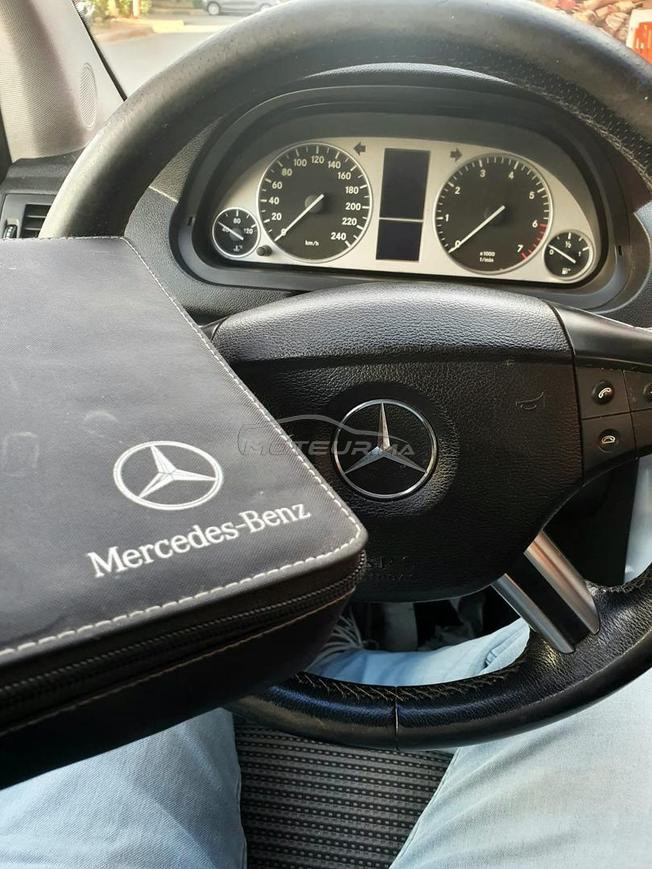Mercedes classe B propre et faible kilométrage 