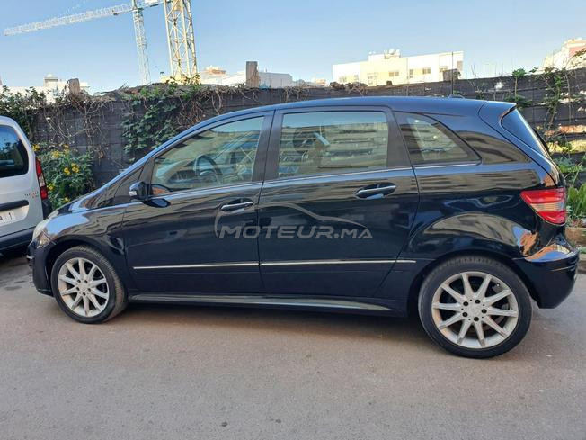 Mercedes classe B propre et faible kilométrage 