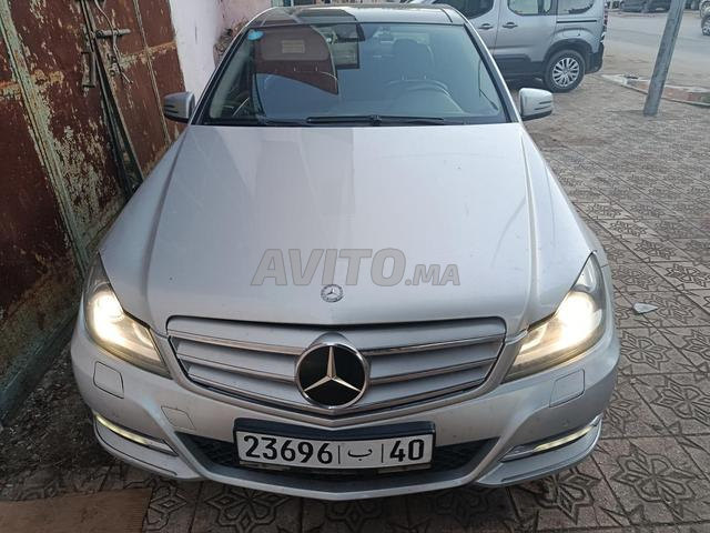 Mercedes-Benz 220 Diesel Automatique 2011