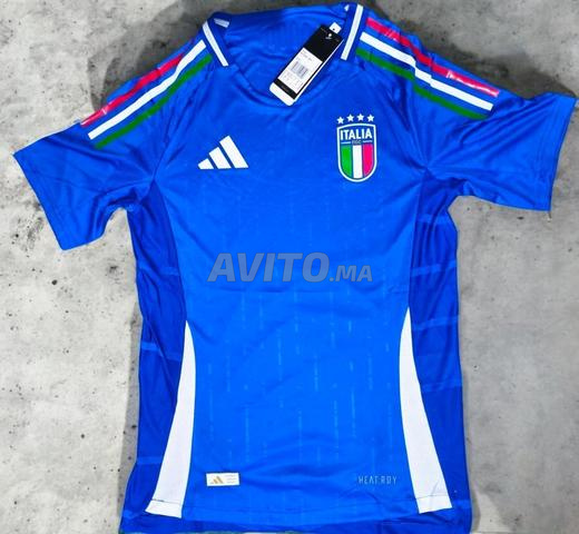 طقم إيطالي للمحترفين والمشجعين