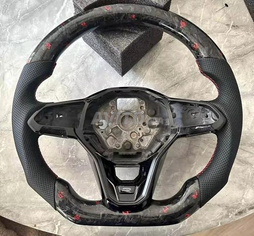 Volant personnalisé en cuir alcantara