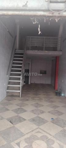 محل تجاري للكراء يتوفر على قبو و سدة