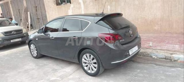 Opel Astra 2012 ديزل