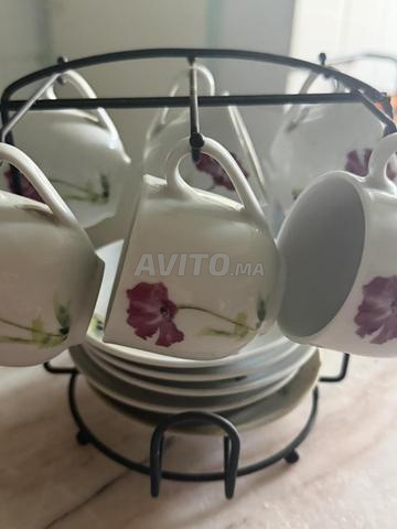 6 Tasses à Café et 5 petits assiettes avec Support