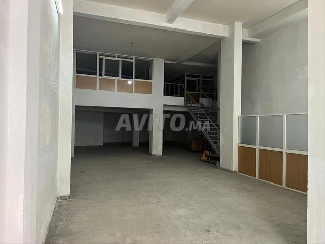 Magasin commercial aménagé de 300 m² à Belvédère