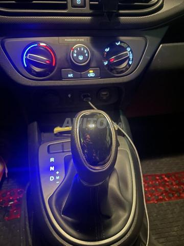 Hyundai i10 1.2L Seductive Plus BVA Bi ton - 2