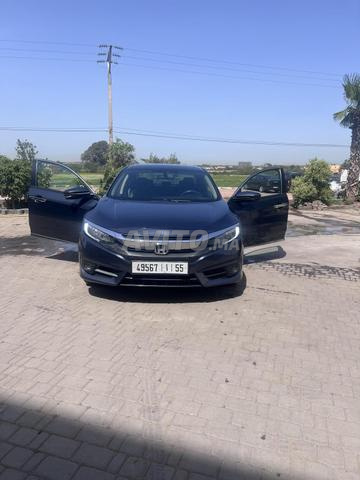 Honda Civic Essence Automatique 2017 à Bouskoura