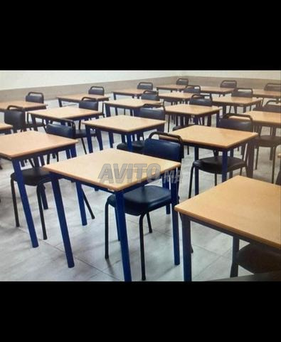 Table scolaire/chaise/bureau/vestiaire
