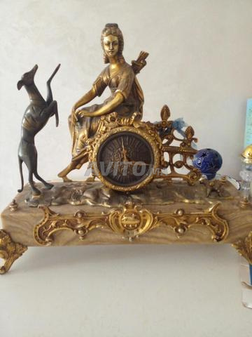 ساعة نحاسية