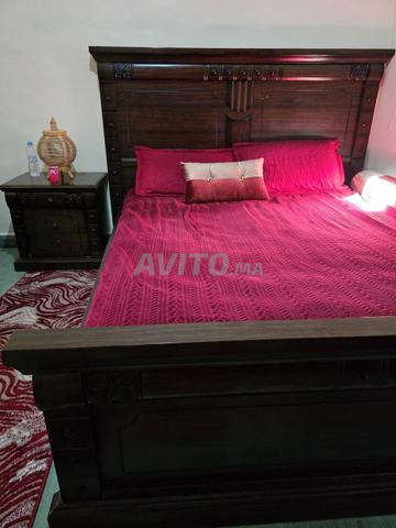 غرفة نوم بحالة ممتازة للبيع