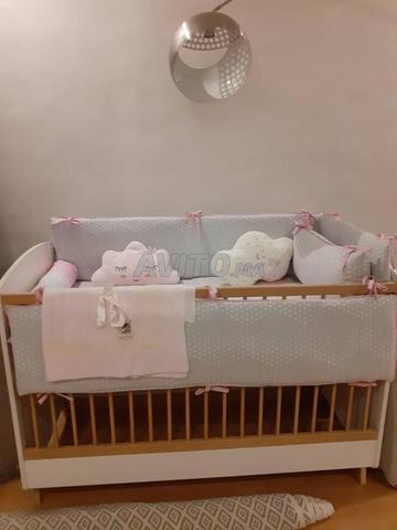 سرير أطفال بحالة جيدة