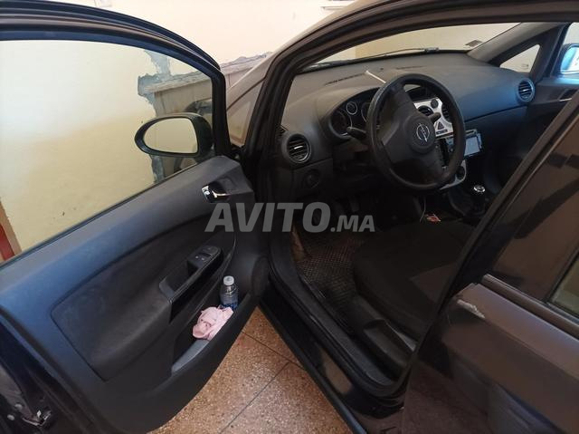 Opel Corsa Essence Manuelle 2008 في أزيلال