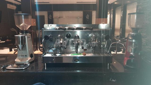 تصفية معدات مقهى