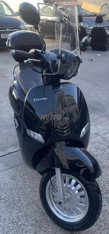 دراجة نارية سكوتر شبه جديدة