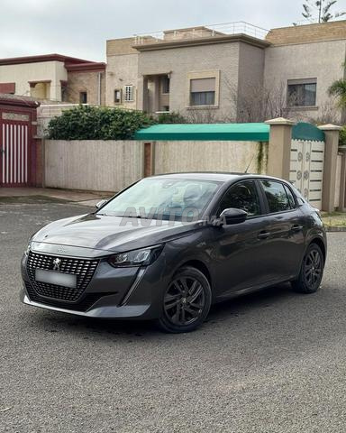 Peugeot 208 model 2022 tout option