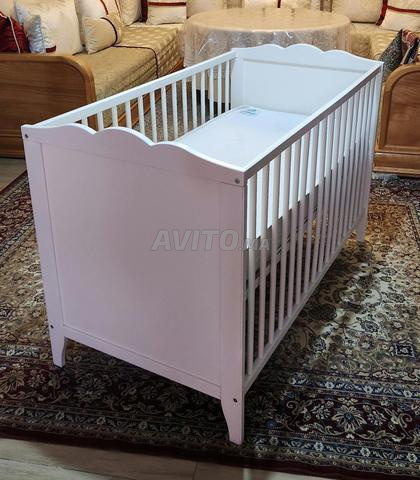 Lit bébé deux niveaux comme neuf