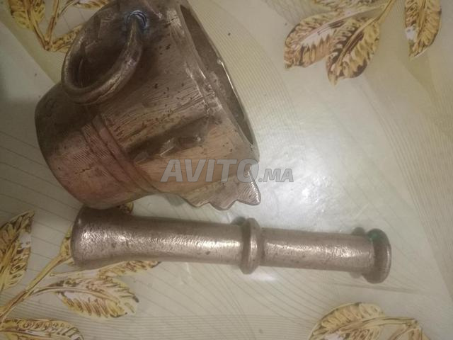 مهراز نحاس قديم جدا عمره سنة 120 - 2