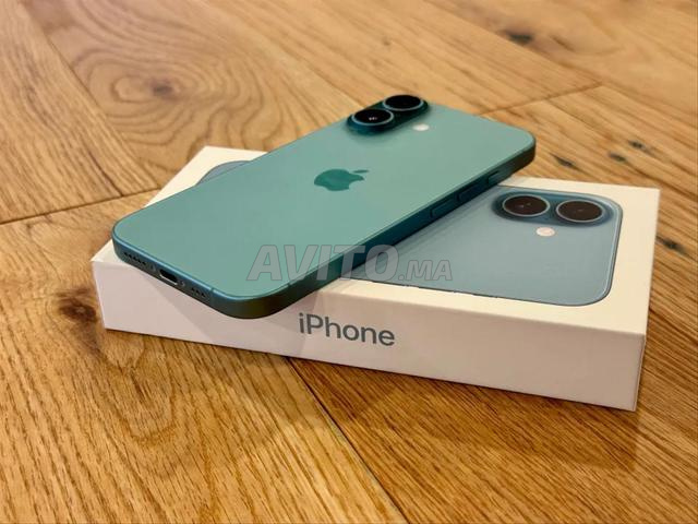 iphone 16 batterie 100 presque neuf