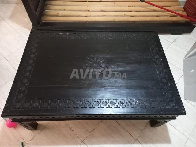 Salon avec Table & 2 Lit 1 place