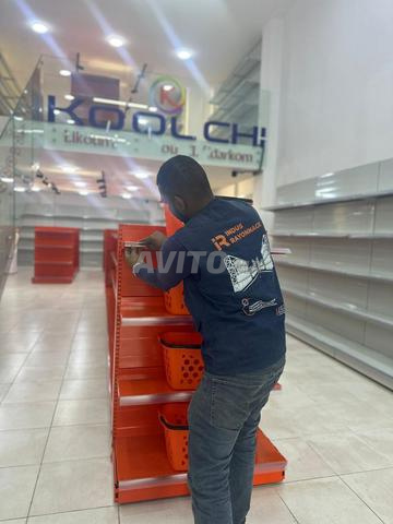 أرفف عرض للمتاجر والأسواق