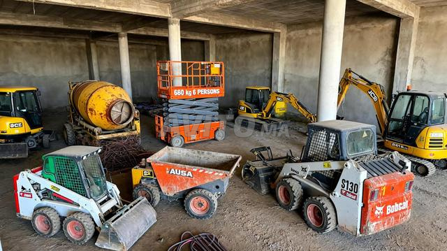 تأجير معدات ورش البناء والأشغال العمومية - أسطول كامل