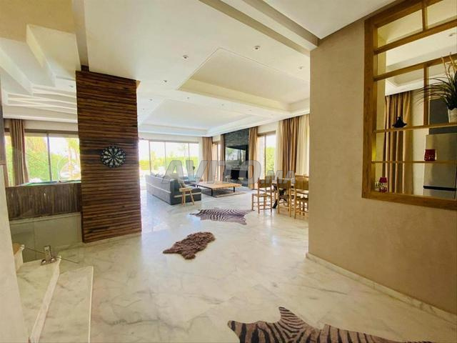 Superbe villa moderne avec piscine jardin paysager