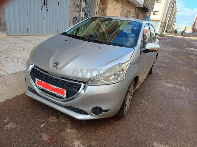 Peugeot 208 Diesel Manuelle 2014 à Khouribga
