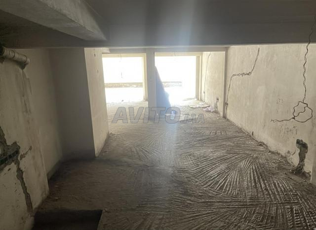 A louer/vendre Local commercial 112m mezzanine 52m