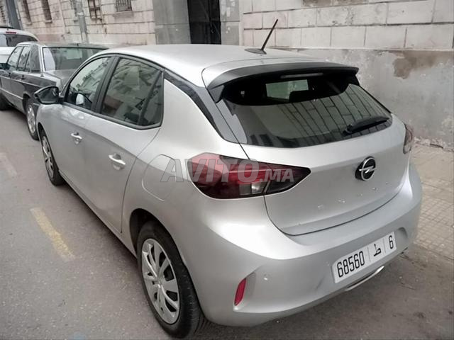 Opel Corsa Essence — 8 000 km — Première main