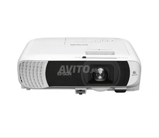 EPSON VIDEO PROJECTEUR EB-W55 4000 Lumens AINSI