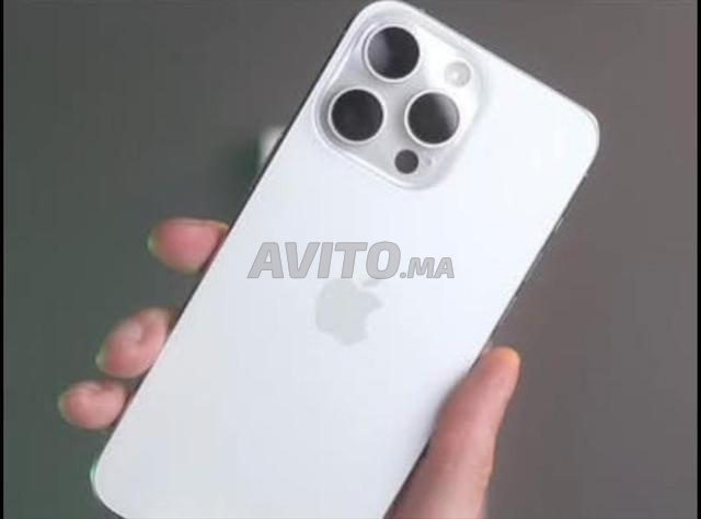 iPhone 15 Pro Max 256GB Blanc, batterie à 81 - 2