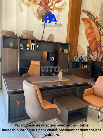 مكتب إدارة مع إرجاع متوفر في المخزون