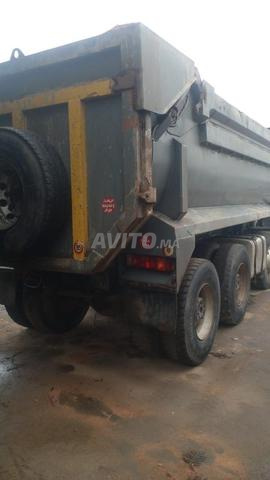 شاحنة Scania P360 موديل 2002