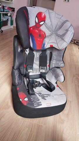 مقعد سيارة للأطفال سبايدرمان