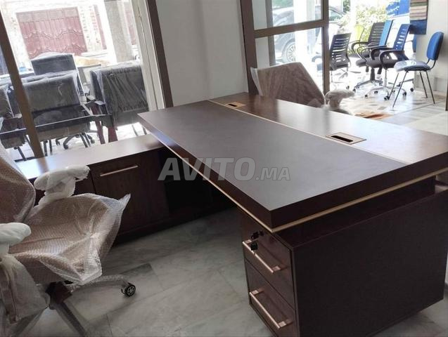 مكتب مع وحدة إرجاع وعلبة بسعر مناسب