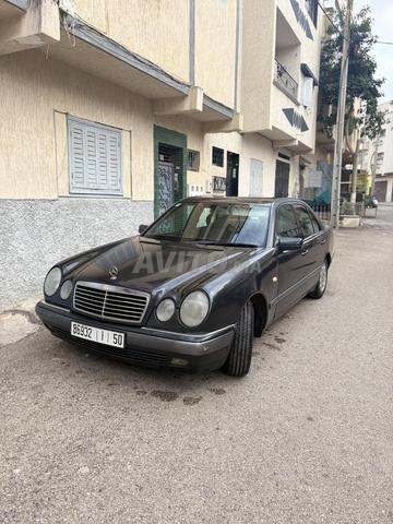 مرسيدس الفئة E220 w210