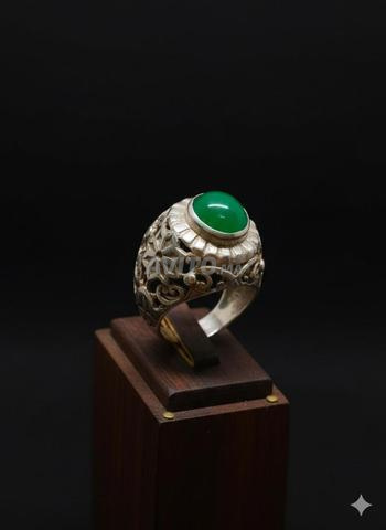 Bague en argent ornée d'une pierre de jade, gravure à la main de luxe