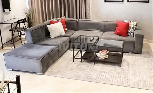 أريكة و سرير مع فراش