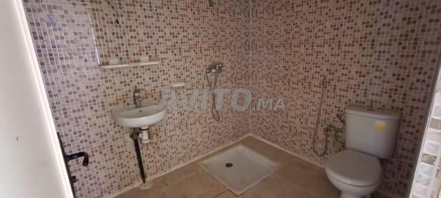 Appartement avec ascenseur à côté café black iris