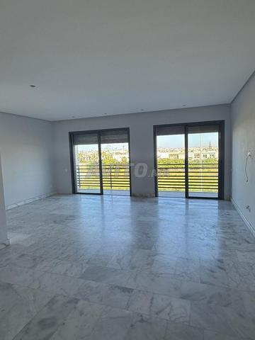 Appartement à louer à Dar Bouazza 7500DH