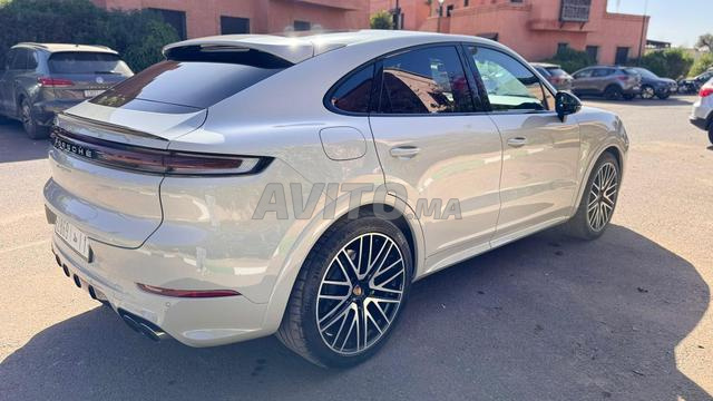 بورش كايين هايبرد أوتوماتيك 2024