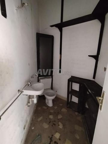 محل تجاري 52m2 في بورغون التمديد